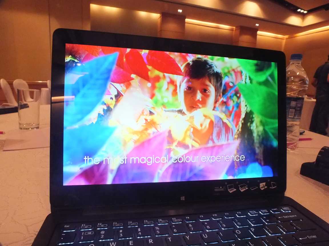 sony vaio flip triluminous display