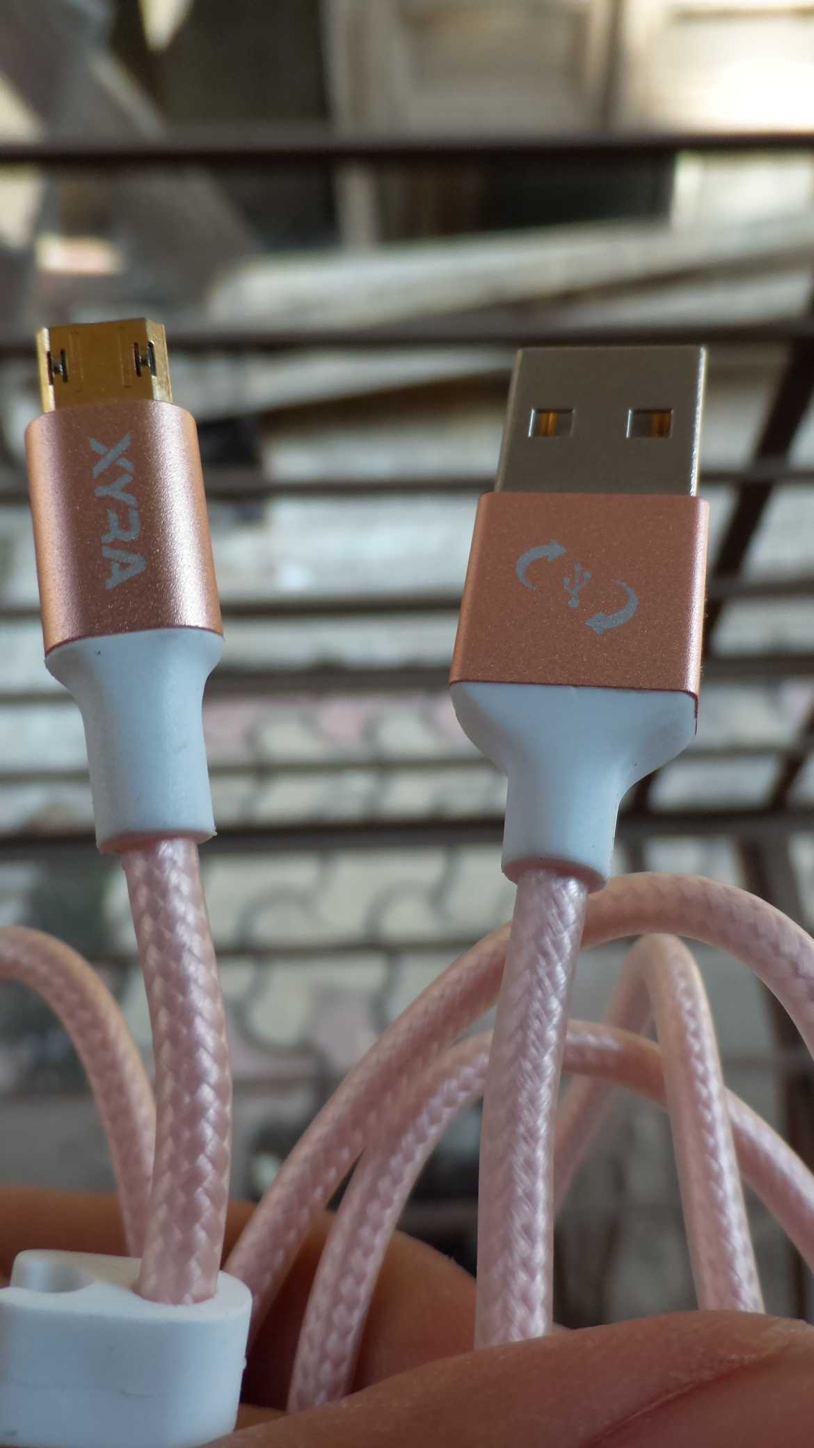 XYRA XL fully reversible USB cable review